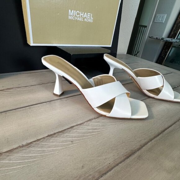 - Michael Kors Clara Sandal - NEW Never Worn‎ - Picture 2 of 7